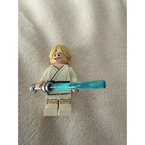 LEGO Star Wars Luke Skywalker Minifigure Tatooine Farmboy with Blue Lightsaber